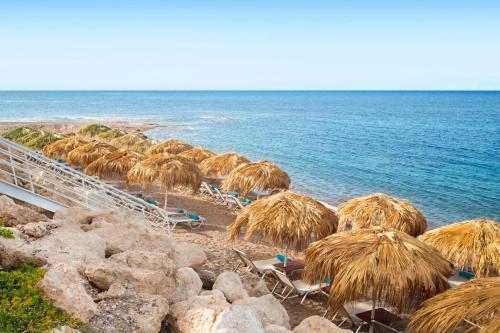 Villa In Kouklia Sleeps 6 Includes Swimming Pool And Air Con 0