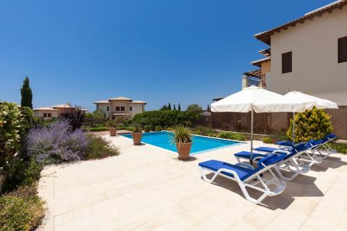 Villa In Kouklia Sleeps 4 Includes Swimming Pool And Air Con 7