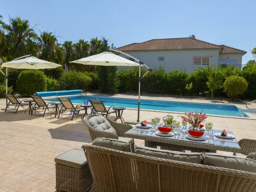 Villa Meneou Seaside Mansion 7
