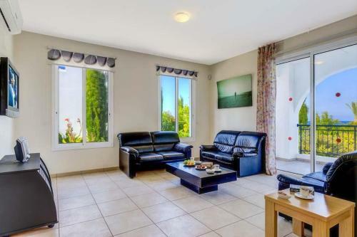 Latchi Villa Sleeps 6 With Pool Air Con And Wifi