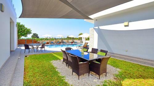 Modern Luxury Villa With Private Pool
