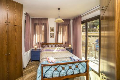 Pachyammos Villa Sleeps 8 With Pool And Air Con