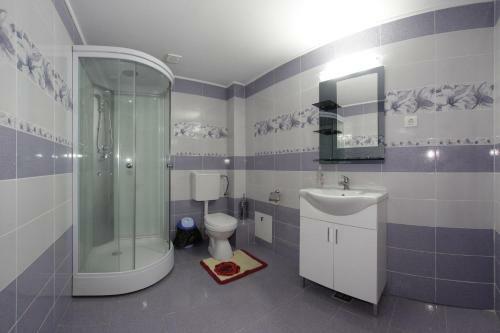 Hostal Pensiunea Lacramioara