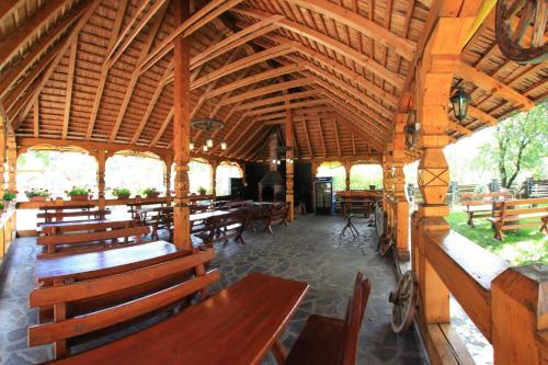 Hostal Pensiunea Lacramioara