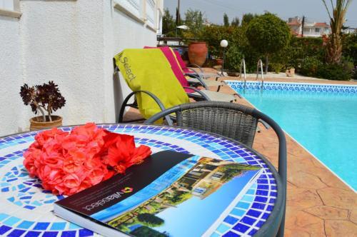 Pegeia Villa Sleeps 6 With Pool And Air Con