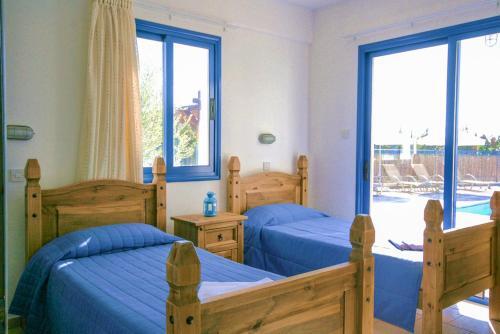 Villa In Pegeia Sleeps 6 Includes Swimming Pool And Air Con