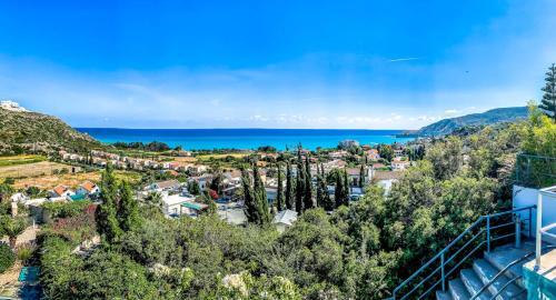 Villa In Pissouri Sleeps 6 With Pool And Air Con