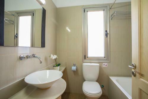 Giolou Villa Sleeps 6 With Pool Air Con And Wifi
