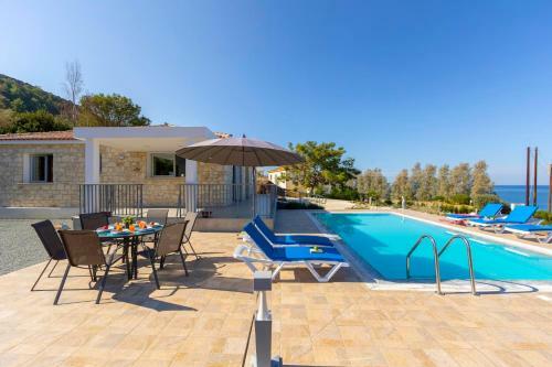Pomos Villa Sleeps 6 With Pool Air Con And Wifi
