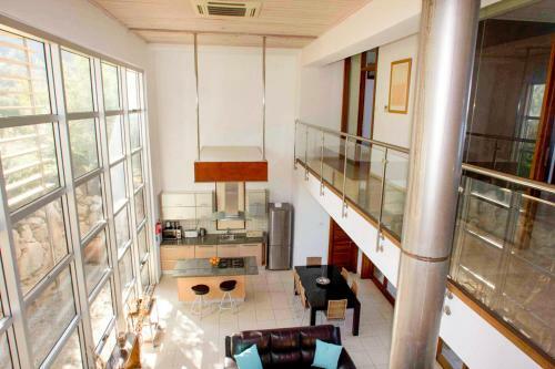 Pomos Villa Sleeps 8 With Pool And Air Con