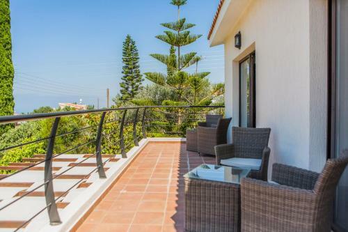 Tala Villa Sleeps 6 With Pool And Air Con