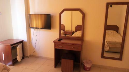 Kasgar Court Hotel