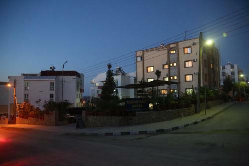 Kasgar Court Hotel