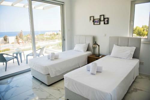 Travertine Cove Villa