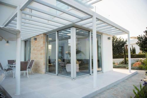 Travertine Cove Villa
