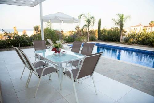 Travertine Cove Villa