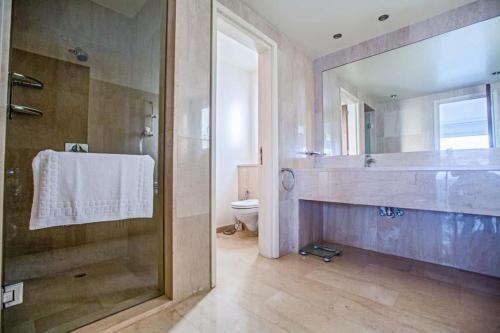 Protaras Villa Sleeps 10 With Pool And Air Con