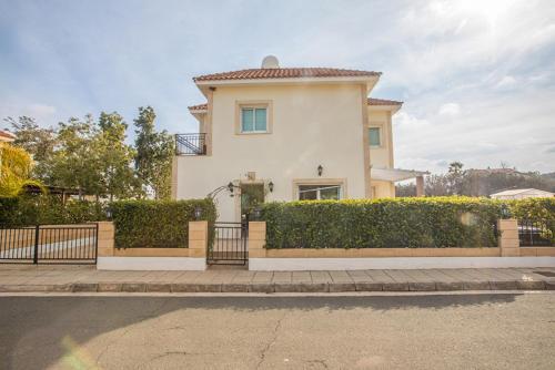 Cyprus Villa Minutes From The Beach, Protaras Villa 1245