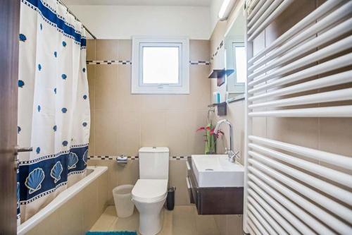 Villa In Protaras Sleeps 6 Includes Swimming Pool And Air Con 7