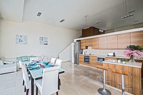 Villa Fig Tree Bay Frontlineluxury 4bdr Sea-front Protaras Villa With Pool And Amazing Views