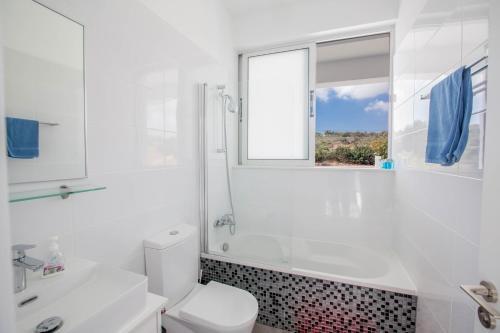 Villa In Protaras Sleeps 10 Includes Swimming Pool And Air Con 7