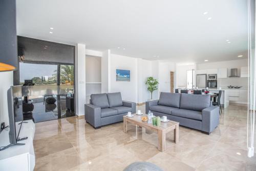 Villa In Protaras Sleeps 6 Includes Swimming Pool And Air Con 6 0