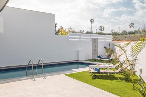 Protaras Villa Sleeps 5 With Pool And Air Con