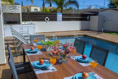Tsokkos Luxury Villa