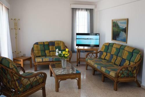 Stay Pernera Villa