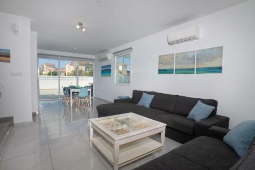 Villa Ioli Green Bay Protaras