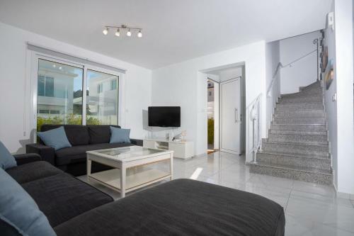Villa Ioli Green Bay Protaras