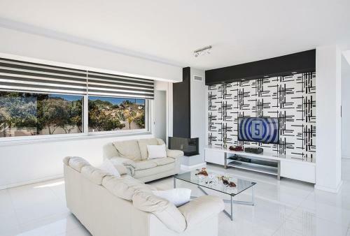 Villa Saranta Gold - Exquisite 3 Bedroom Protaras Villa With Private Pool And Panoramic Views