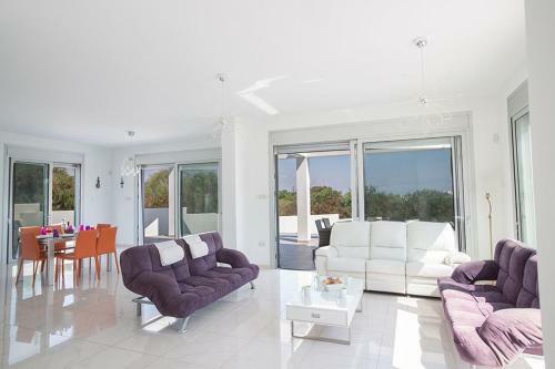 Villa Protara Chrysos - Beautiful 5 Bedroom Protaras Villa - Walking Distance To Fig Tree Bay