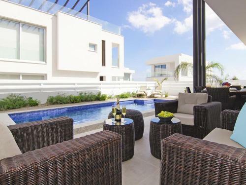 Villa Atlevh35