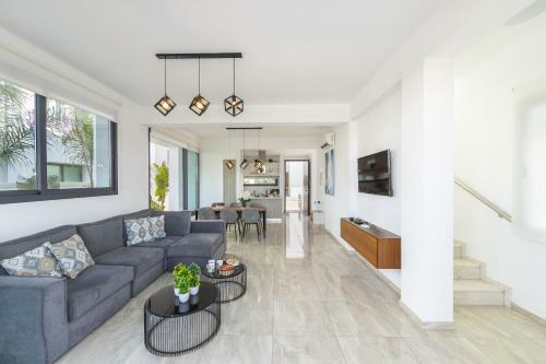 Pernera Beach Villa