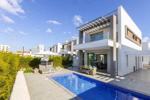 Pernera Beach Villa