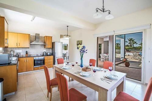 Villa In Protaras Sleeps 6 With Pool Air Con And Wifi