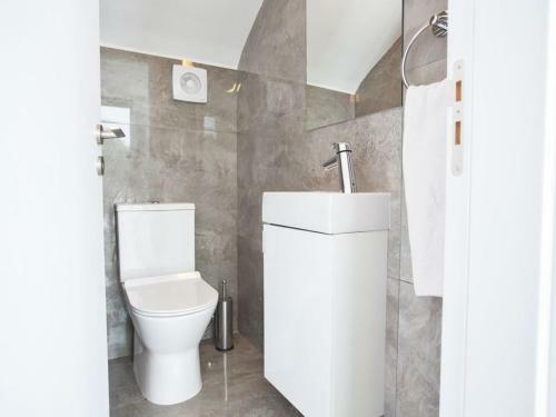 Villa Olive Bronze Luxurious 2bdr With Pool Close To Protaras Strip And Beach