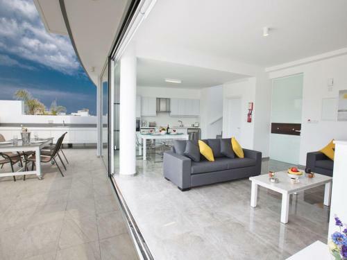 Villa Olive Bronze Luxurious 2bdr With Pool Close To Protaras Strip And Beach