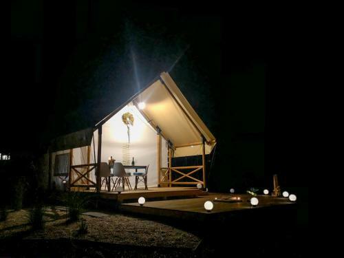 Marina & Glamping Nov� ?ivoho??
