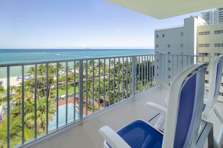 Hotel Radisson Resort Miami Beach