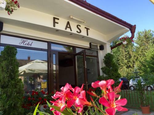 Hostal Pension Hotel Fast