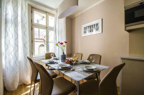 Apartamento Unique Apt 250m From The Charles Bridge
