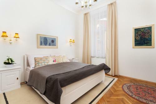 Hip Apartments At Jewish Quarter