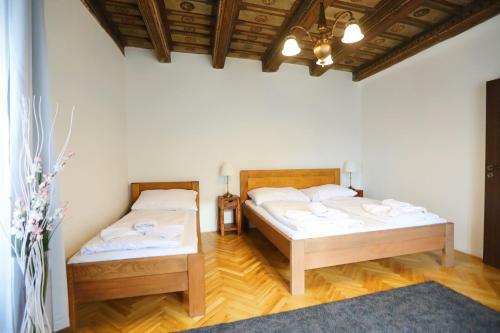 Wenceslas Square Apartments By Otsa