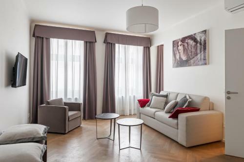 Aparthotel H7 Palace