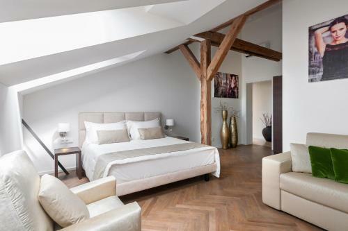 Aparthotel H7 Palace
