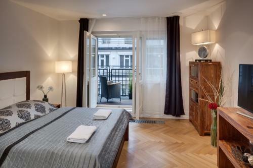 39 Dlouha Old Town Apartment
