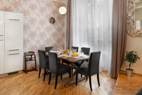 Exclusive Old Town Apartments