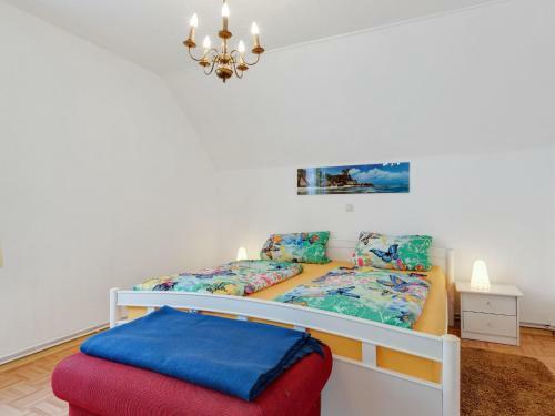 Cozy Apartment In Altenfeld With Garden